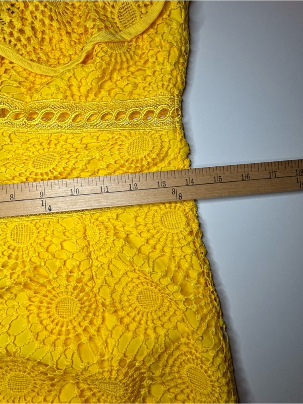 Saylor Leilani Yellow Lace Midi Dress Ruffle V Neck Cutout EUC S - Picture 11 of 13